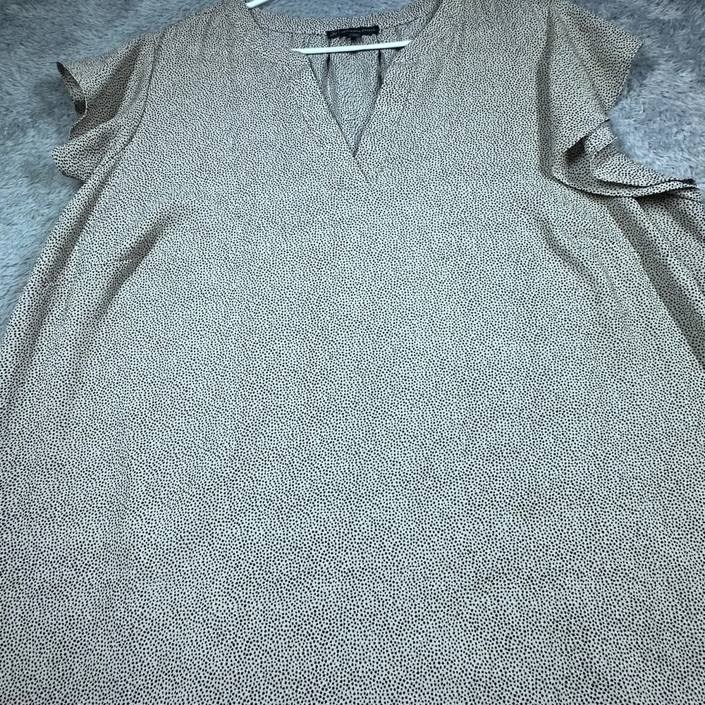Women's V-Neck Top - polka‎ dot